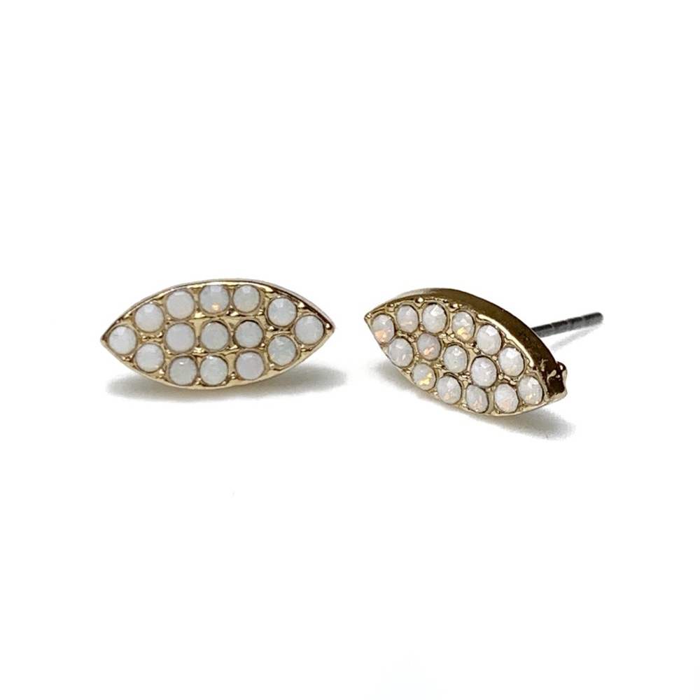 New without tags! Almond shape stud earrings